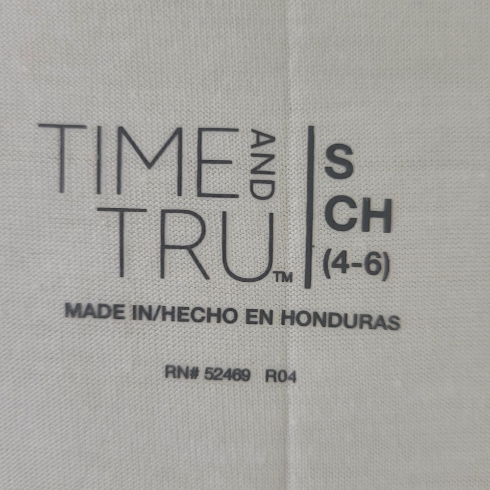 Time and Tru Women's Essential Short Sleeve V-Neck T-Shirt - Picture 5 of 12